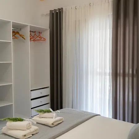 24 * Sarandë